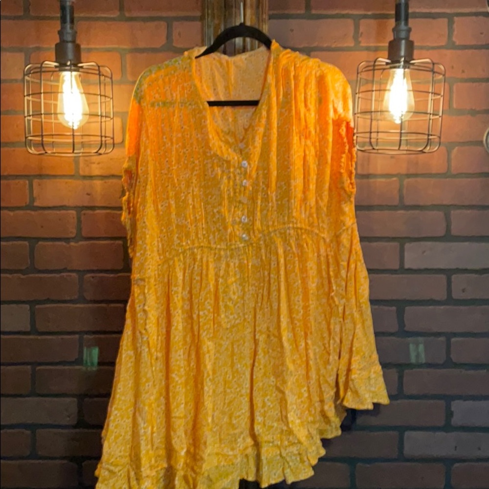 Short sleeve dress